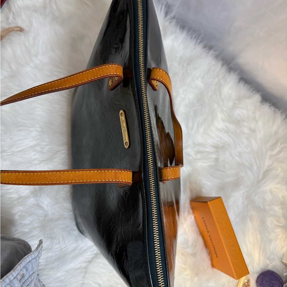 LOUIS VUITTON VERNIS BELLEVEU DARK GREEN BAG - Picture 10 of 14